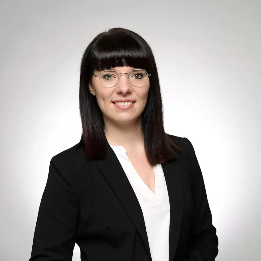 Pacura med Mitarbeiterin Vanessa Tennigkeit